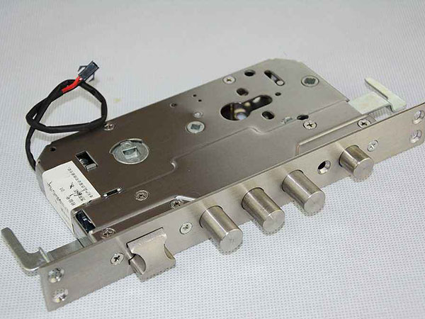 双湖24小时上门开锁公司